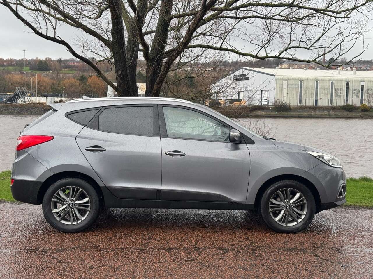 A 2015 HYUNDAI IX35 1.7 CRDi SE SUV 5dr Diesel Manual Euro 5 (s/s) (Nav) (115 ps) REVERSING CAM A 2015 HYUNDAI IX35 1.7 CRDi SE SUV 5dr Diesel Manual Euro 5 (s/s) (Nav) (115 ps) REVERSING CAM