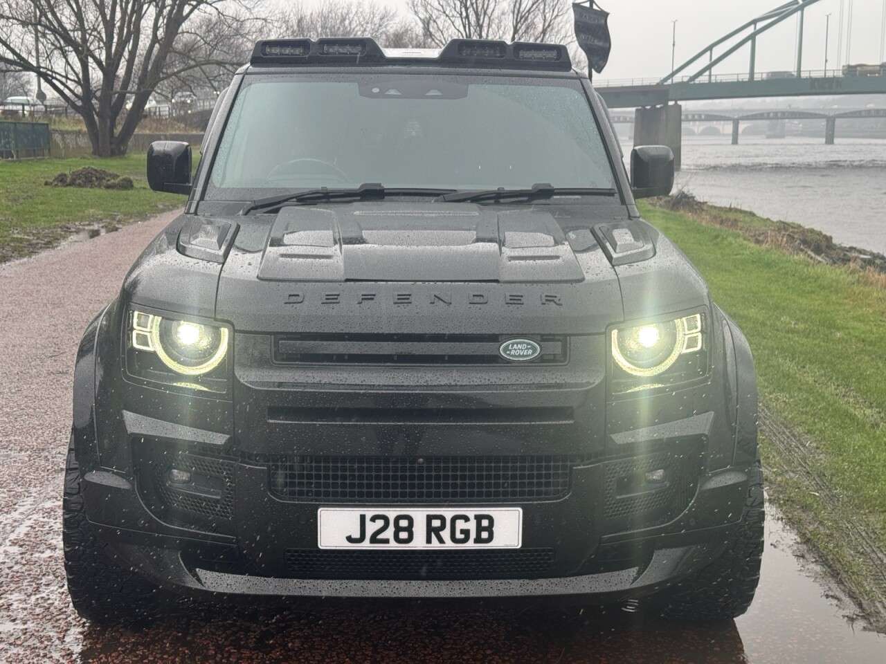 A 2021 LAND ROVER DEFENDER 3.0 D250 MHEV X-Dynamic SE SUV 3dr Diesel Auto 4WD Euro 6 (s/s) (250 ps) ** A 2021 LAND ROVER DEFENDER 3.0 D250 MHEV X-Dynamic SE SUV 3dr Diesel Auto 4WD Euro 6 (s/s) (250 ps) **