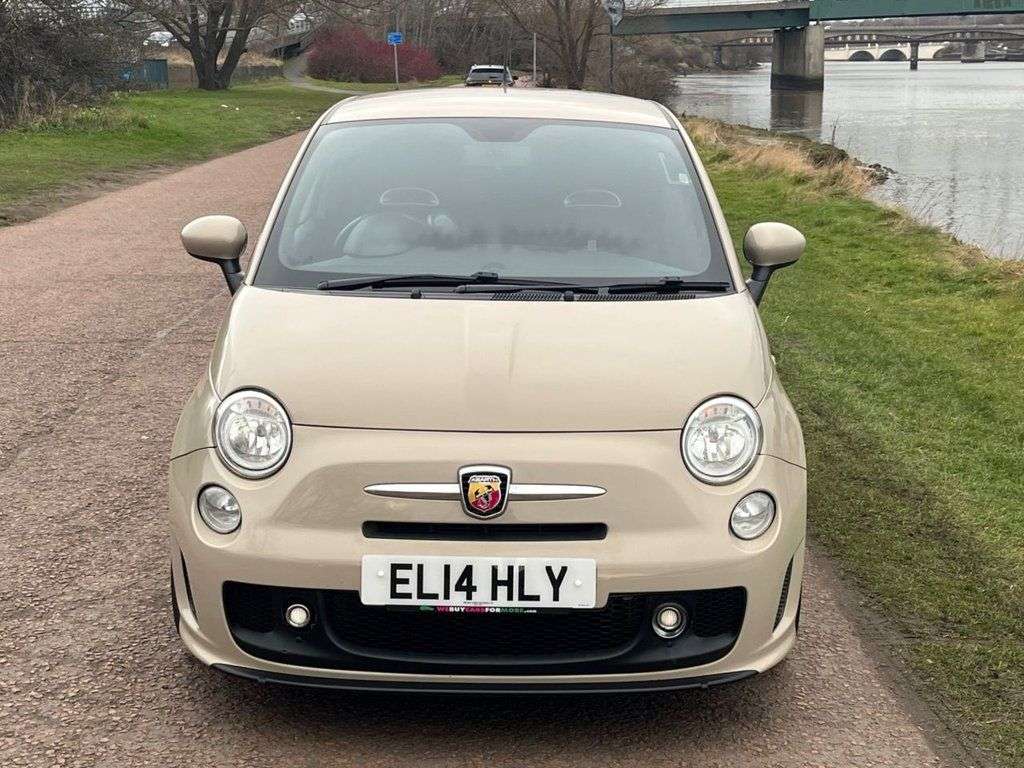 A 2014 ABARTH 500 1.4 T-Jet Hatchback 3dr Petrol Manual Euro 5 (135 bhp) UPGRADED MEDIA SYSTE A 2014 ABARTH 500 1.4 T-Jet Hatchback 3dr Petrol Manual Euro 5 (135 bhp) UPGRADED MEDIA SYSTE