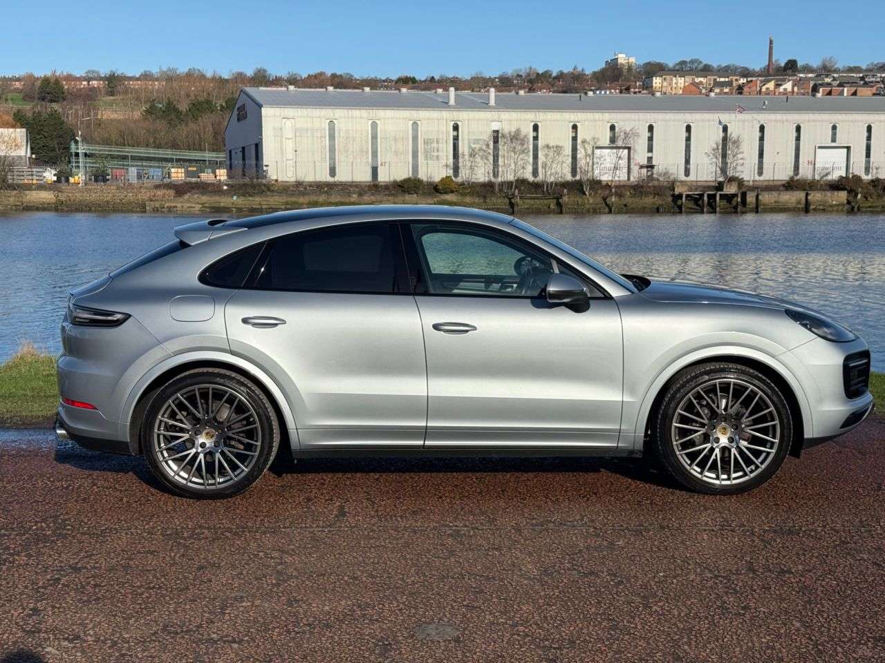 A 2019 PORSCHE CAYENNE 3.0T V6 Coupe 5dr Petrol TiptronicS 4WD Euro 6 (s/s) (340 ps) **PAN ROOF** A 2019 PORSCHE CAYENNE 3.0T V6 Coupe 5dr Petrol TiptronicS 4WD Euro 6 (s/s) (340 ps) **PAN ROOF**