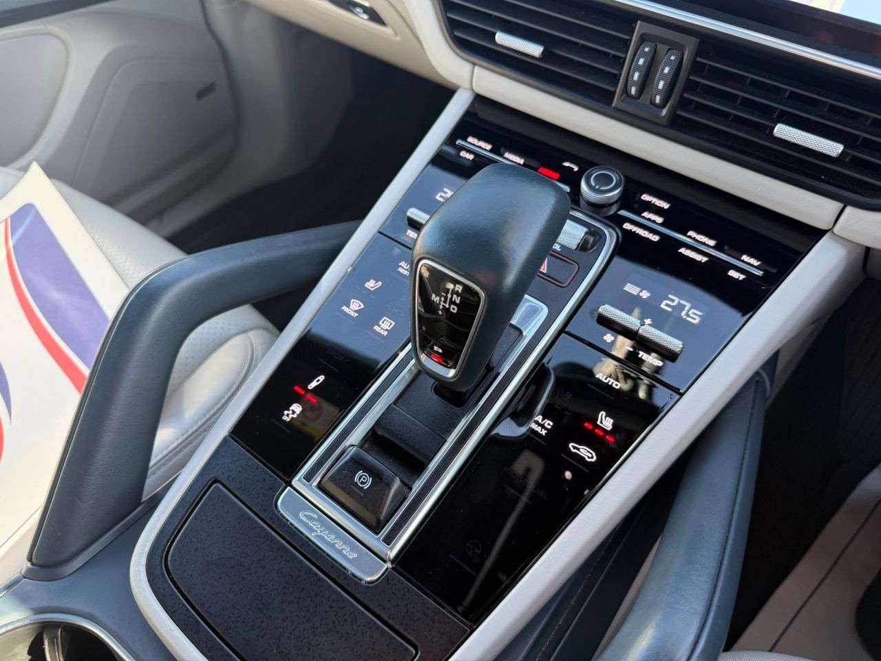 2019 PORSCHE CAYENNE 2019 PORSCHE CAYENNE