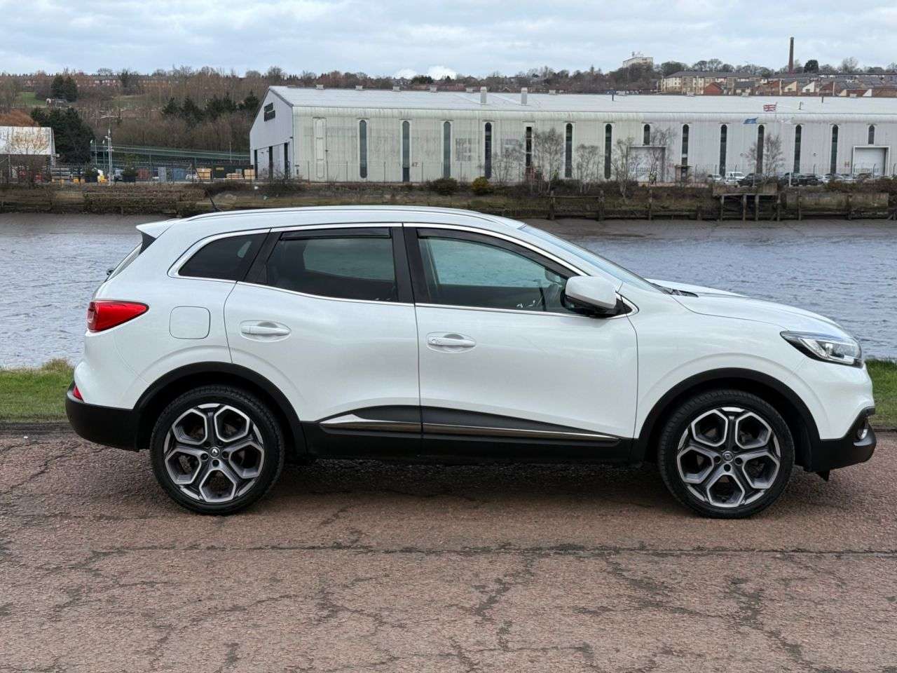A 2017 RENAULT KADJAR 1.5 dCi Dynamique S Nav SUV 5dr Diesel EDC Euro 6 (s/s) (110 ps) **HALF LEA A 2017 RENAULT KADJAR 1.5 dCi Dynamique S Nav SUV 5dr Diesel EDC Euro 6 (s/s) (110 ps) **HALF LEA