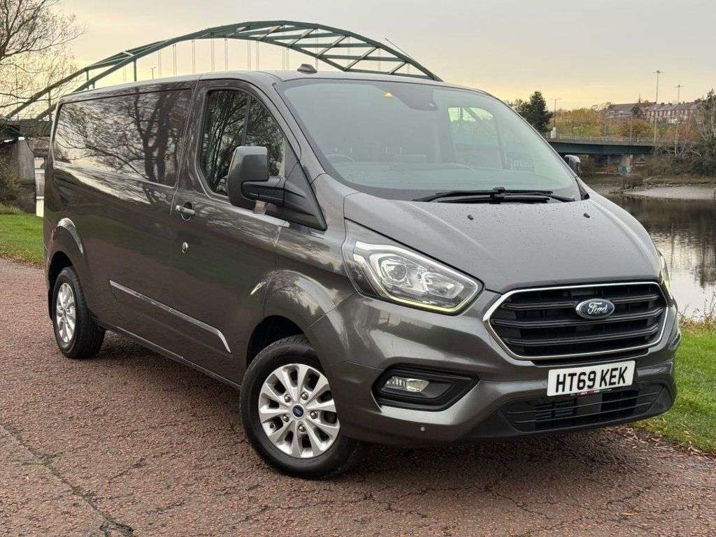 A 2020 FORD TRANSIT CUSTOM 2.0 300 EcoBlue Limited Panel Van 5dr Diesel Manual L2 H1 Euro 6 (s/s) (170 A 2020 FORD TRANSIT CUSTOM 2.0 300 EcoBlue Limited Panel Van 5dr Diesel Manual L2 H1 Euro 6 (s/s) (170