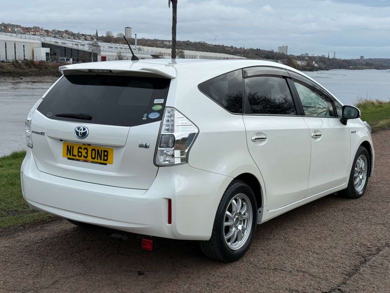 A 2013 TOYOTA PRIUS 1.5 Saloon 4dr Petrol Hybrid CVT (120 g/km, 70 bhp) **JAPANESE IMPORT** A 2013 TOYOTA PRIUS 1.5 Saloon 4dr Petrol Hybrid CVT (120 g/km, 70 bhp) **JAPANESE IMPORT**