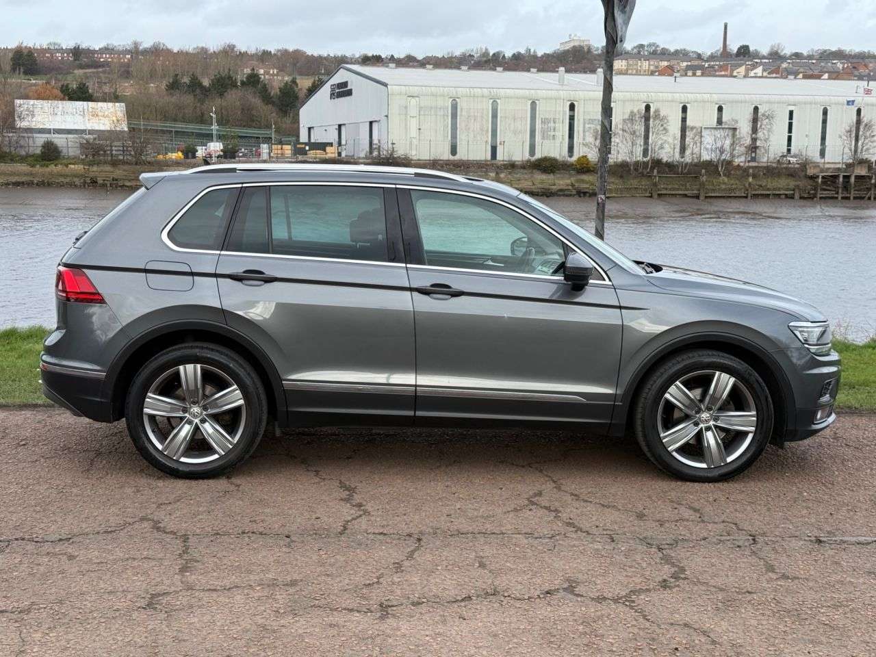 A 2018 VOLKSWAGEN TIGUAN 2.0 TDI SEL SUV 5dr Diesel DSG Euro 6 (s/s) (150 ps) **AUTOMATIC**LOW MILAG A 2018 VOLKSWAGEN TIGUAN 2.0 TDI SEL SUV 5dr Diesel DSG Euro 6 (s/s) (150 ps) **AUTOMATIC**LOW MILAG
