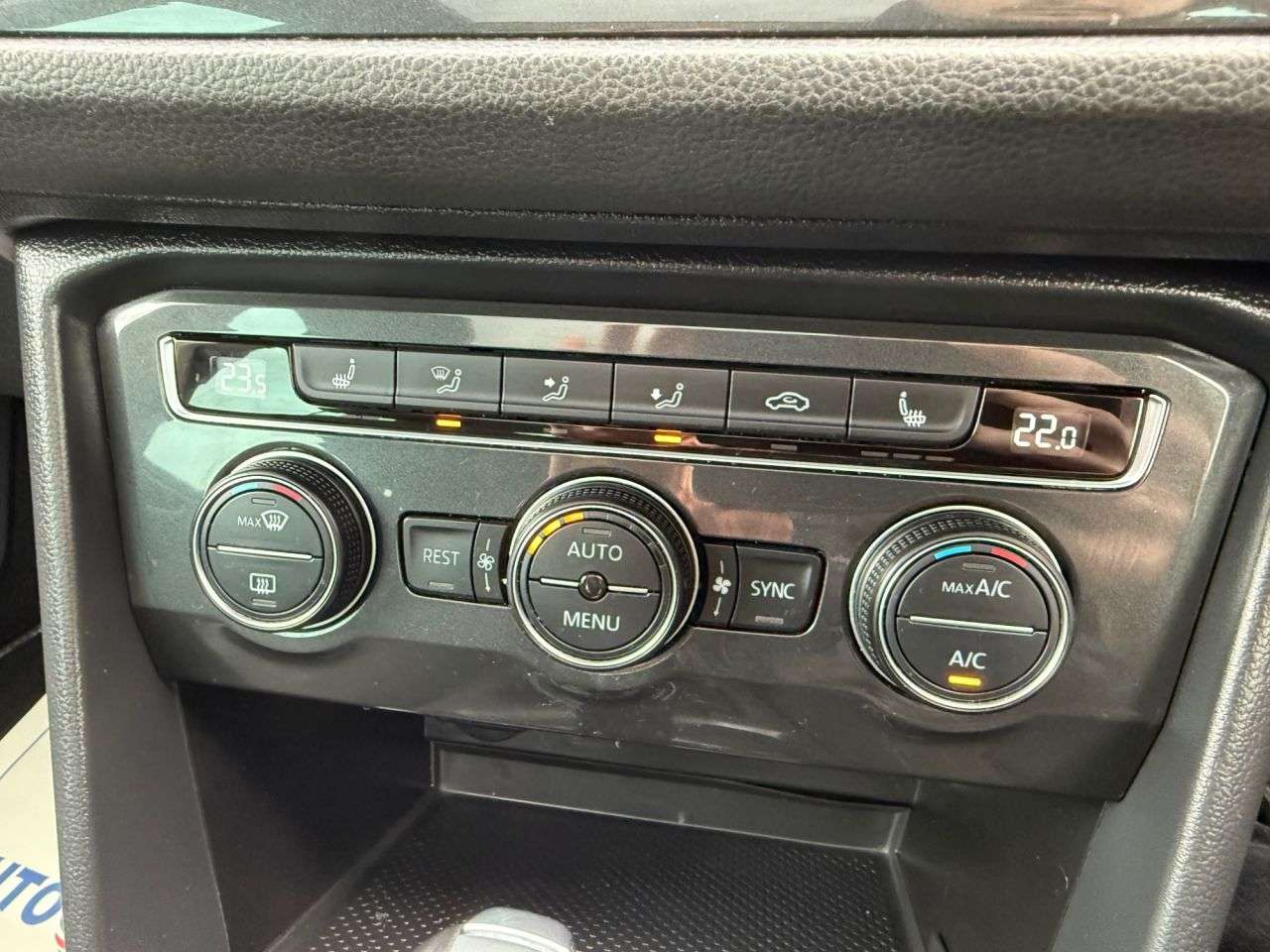 2018 VOLKSWAGEN TIGUAN 2018 VOLKSWAGEN TIGUAN