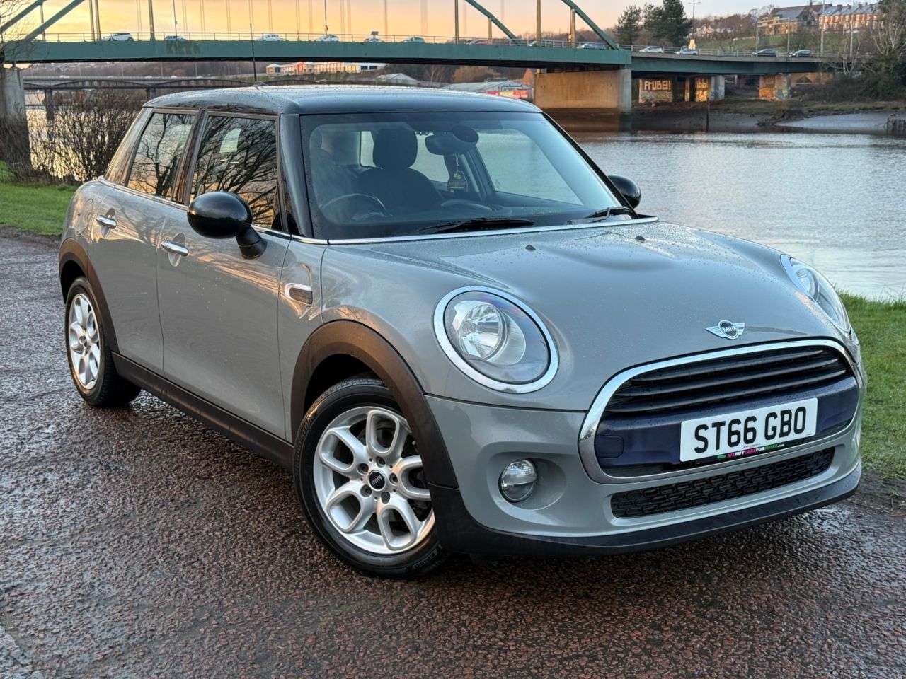 A 2016 MINI HATCH 1.5 Cooper Hatchback 5dr Petrol Manual Euro 6 (s/s) (136 ps) FULL BLACK PAC A 2016 MINI HATCH 1.5 Cooper Hatchback 5dr Petrol Manual Euro 6 (s/s) (136 ps) FULL BLACK PAC