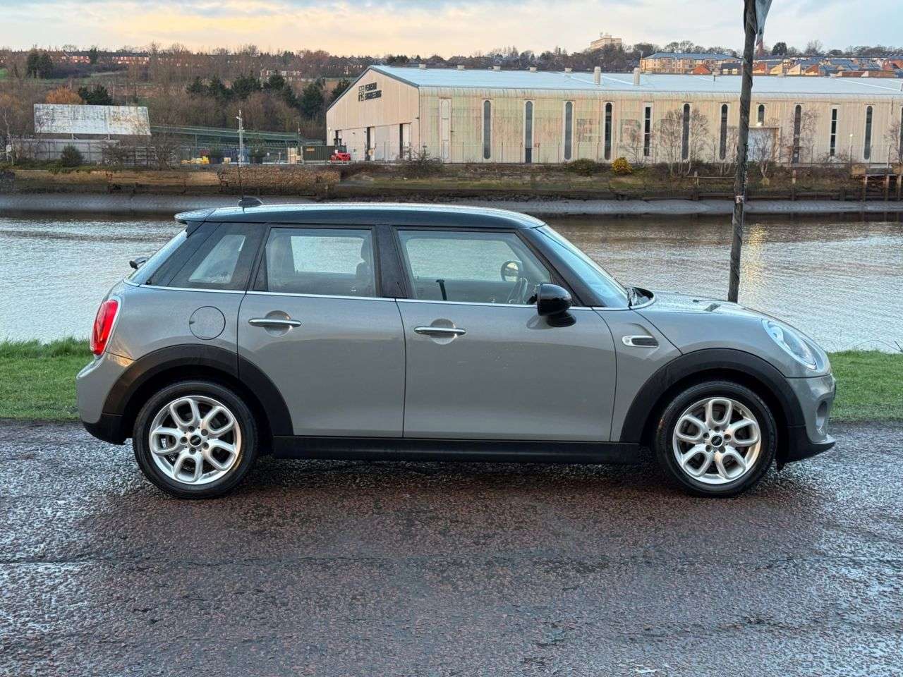 A 2016 MINI HATCH 1.5 Cooper Hatchback 5dr Petrol Manual Euro 6 (s/s) (136 ps) FULL BLACK PAC A 2016 MINI HATCH 1.5 Cooper Hatchback 5dr Petrol Manual Euro 6 (s/s) (136 ps) FULL BLACK PAC