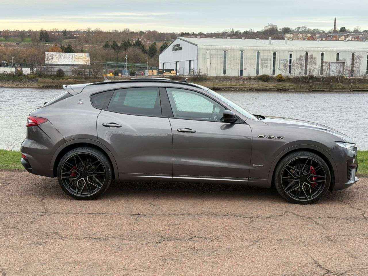 A 2019 MASERATI GRANSPORT 3.0 V6 SUV 5dr Petrol ZF 4WD Euro 6 (s/s) (350 ps) **22" MULTI-SPOKE ALLOYS A 2019 MASERATI GRANSPORT 3.0 V6 SUV 5dr Petrol ZF 4WD Euro 6 (s/s) (350 ps) **22" MULTI-SPOKE ALLOYS