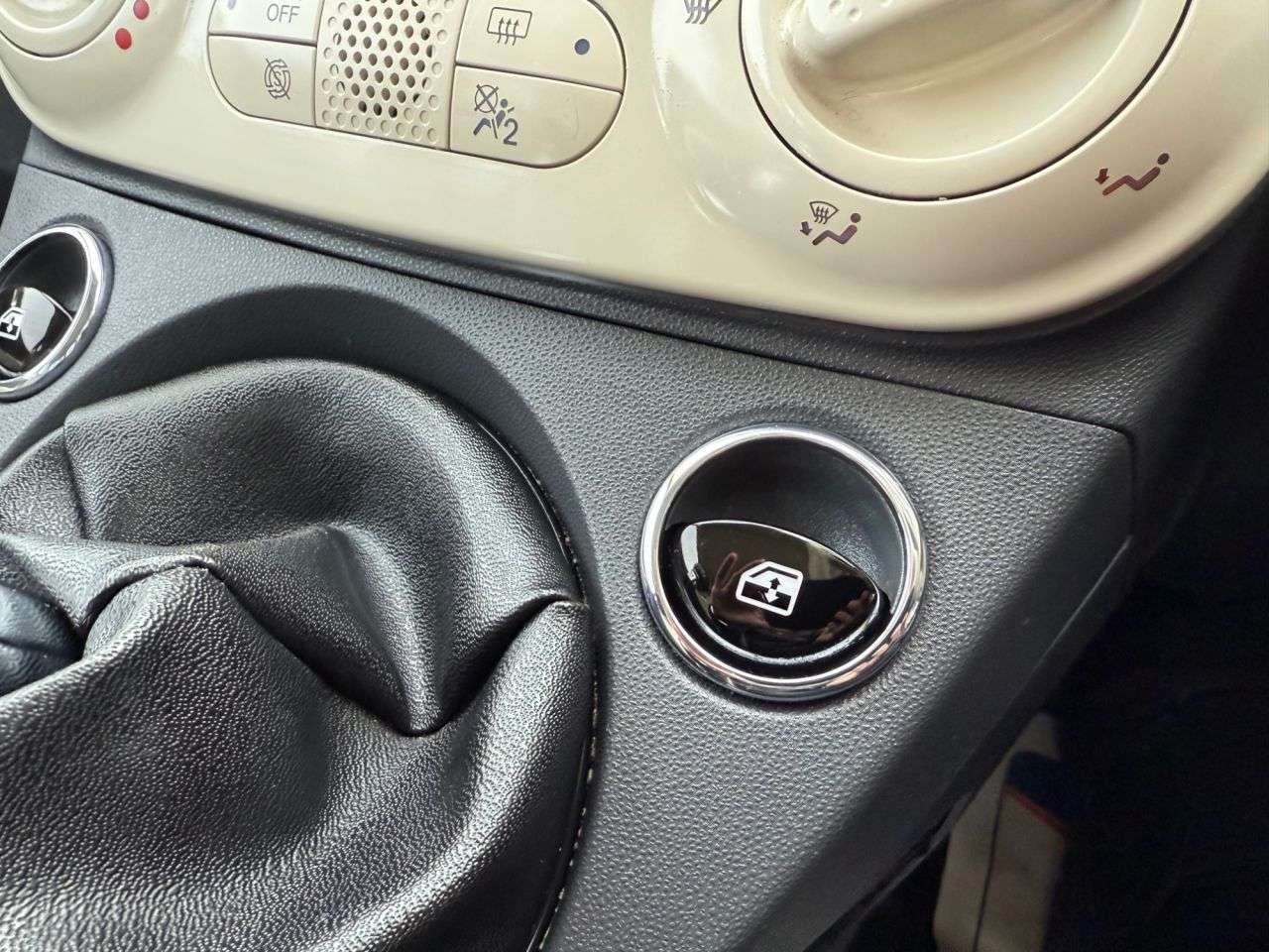 2017 FIAT 500 2017 FIAT 500