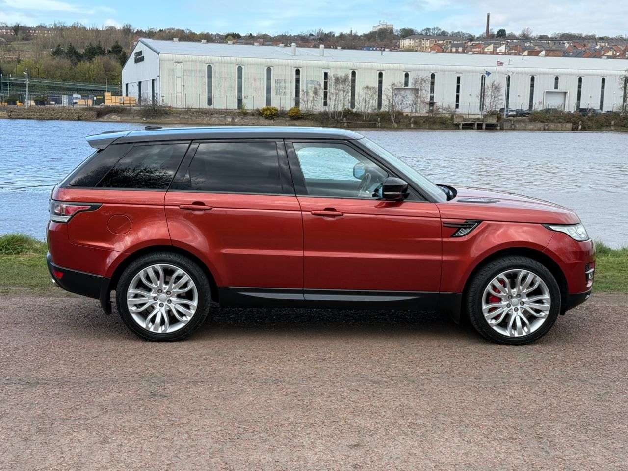 A 2013 LAND ROVER RANGE ROVER SPORT 3.0 SD V6 HSE SUV 5dr Diesel Auto 4WD Euro 5 (s/s) (292 ps) **CRUISE CONTRO A 2013 LAND ROVER RANGE ROVER SPORT 3.0 SD V6 HSE SUV 5dr Diesel Auto 4WD Euro 5 (s/s) (292 ps) **CRUISE CONTRO