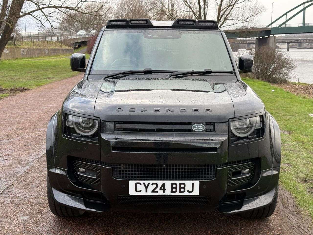 A 2024 LAND ROVER DEFENDER 3.0 D300 MHEV X-Dynamic HSE Hard Top SUV 3dr Diesel Auto 4WD SWB Euro 6 (s/ A 2024 LAND ROVER DEFENDER 3.0 D300 MHEV X-Dynamic HSE Hard Top SUV 3dr Diesel Auto 4WD SWB Euro 6 (s/