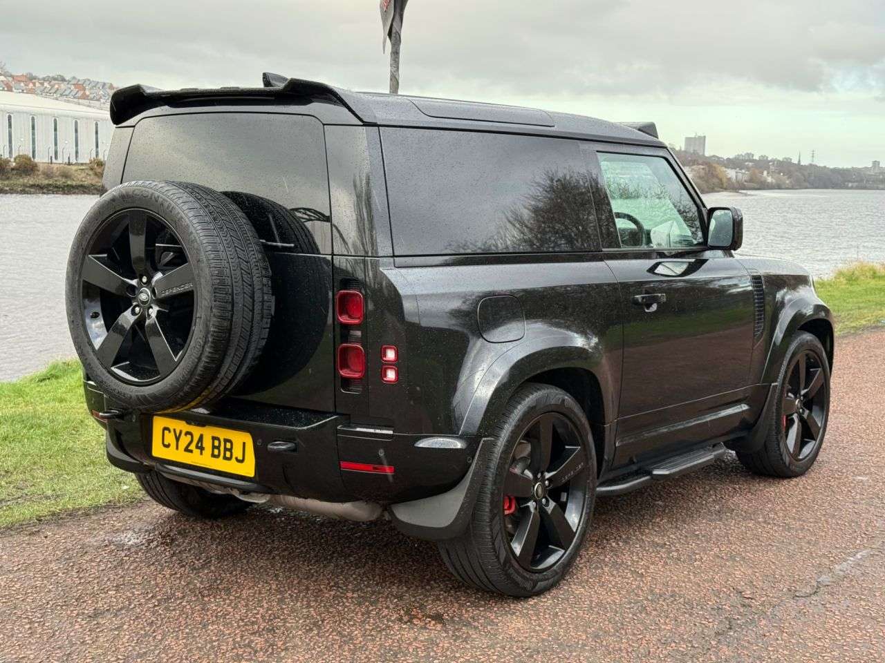 A 2024 LAND ROVER DEFENDER 3.0 D300 MHEV X-Dynamic HSE Hard Top SUV 3dr Diesel Auto 4WD SWB Euro 6 (s/ A 2024 LAND ROVER DEFENDER 3.0 D300 MHEV X-Dynamic HSE Hard Top SUV 3dr Diesel Auto 4WD SWB Euro 6 (s/