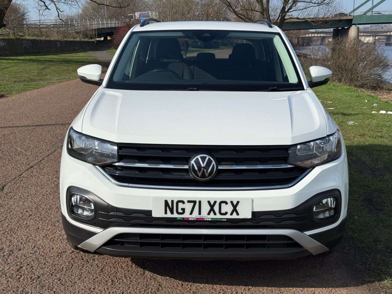 A 2022 VOLKSWAGEN T-CROSS 1.0 TSI SE SUV 5dr Petrol Manual Euro 6 (s/s) (95 ps) **APPLE CARPLAY** A 2022 VOLKSWAGEN T-CROSS 1.0 TSI SE SUV 5dr Petrol Manual Euro 6 (s/s) (95 ps) **APPLE CARPLAY**