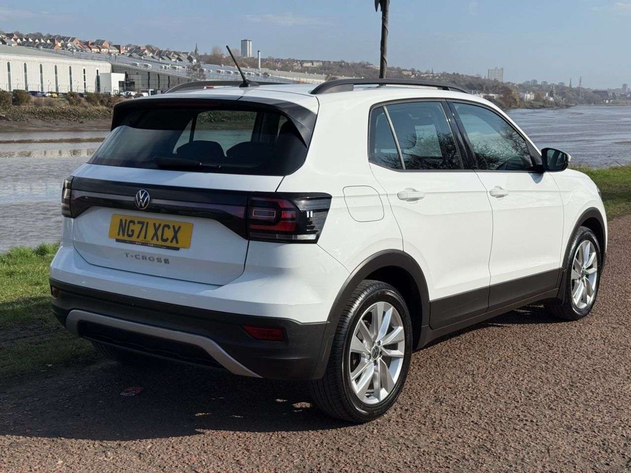 A 2022 VOLKSWAGEN T-CROSS 1.0 TSI SE SUV 5dr Petrol Manual Euro 6 (s/s) (95 ps) **APPLE CARPLAY** A 2022 VOLKSWAGEN T-CROSS 1.0 TSI SE SUV 5dr Petrol Manual Euro 6 (s/s) (95 ps) **APPLE CARPLAY**