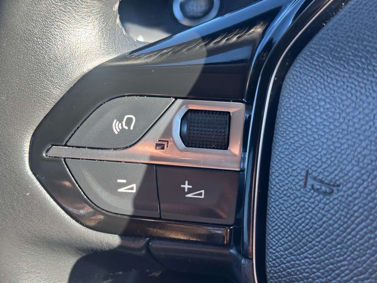 2021 PEUGEOT 2008 2021 PEUGEOT 2008