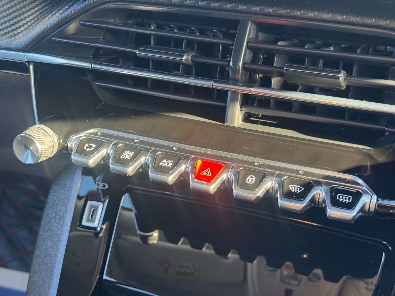 2021 PEUGEOT 2008 2021 PEUGEOT 2008