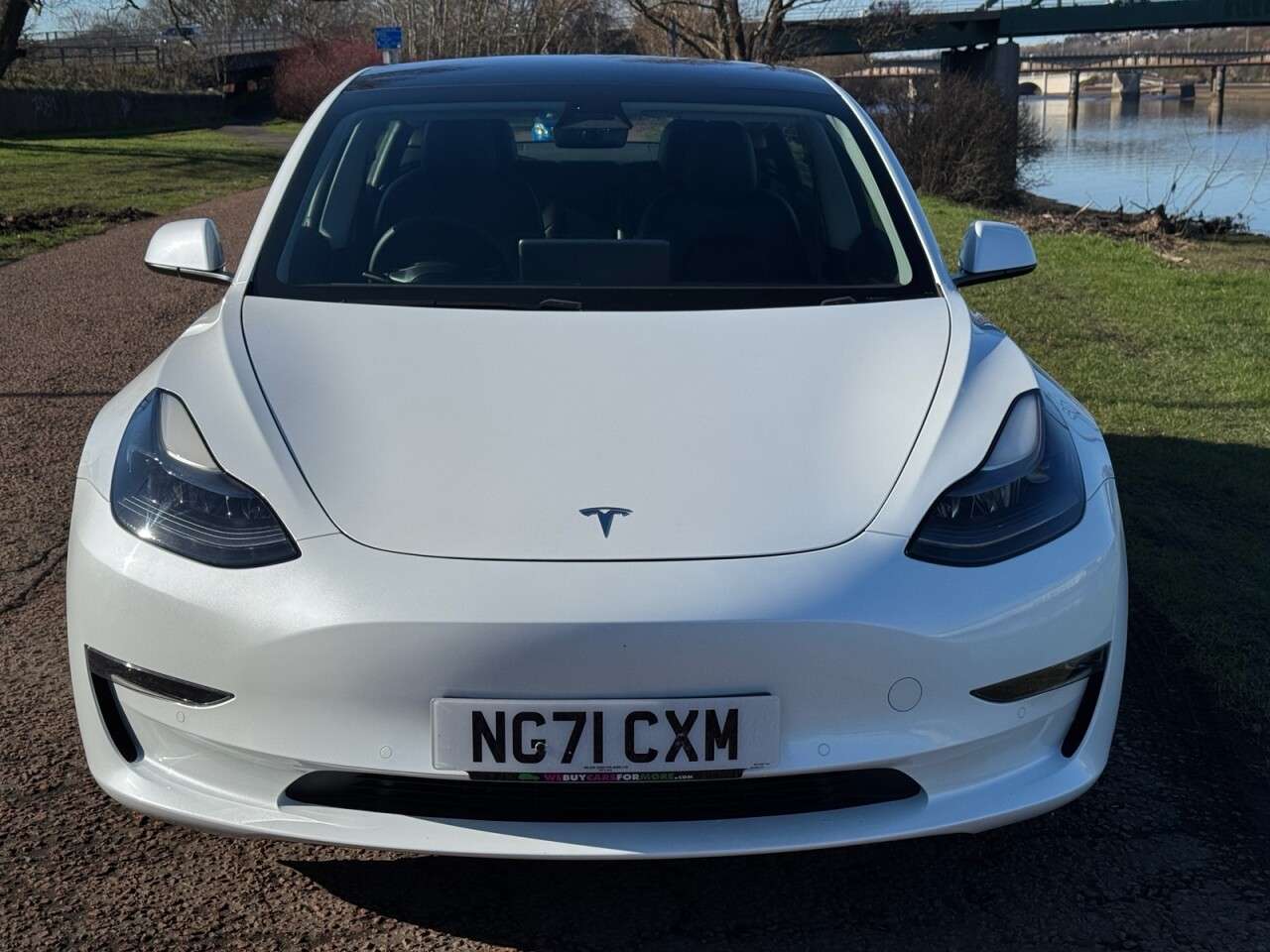 A 2021 TESLA MODEL 3 (Dual Motor) Long Range Saloon 4dr Electric Auto 4WDE (346 ps) **AWD** A 2021 TESLA MODEL 3 (Dual Motor) Long Range Saloon 4dr Electric Auto 4WDE (346 ps) **AWD**
