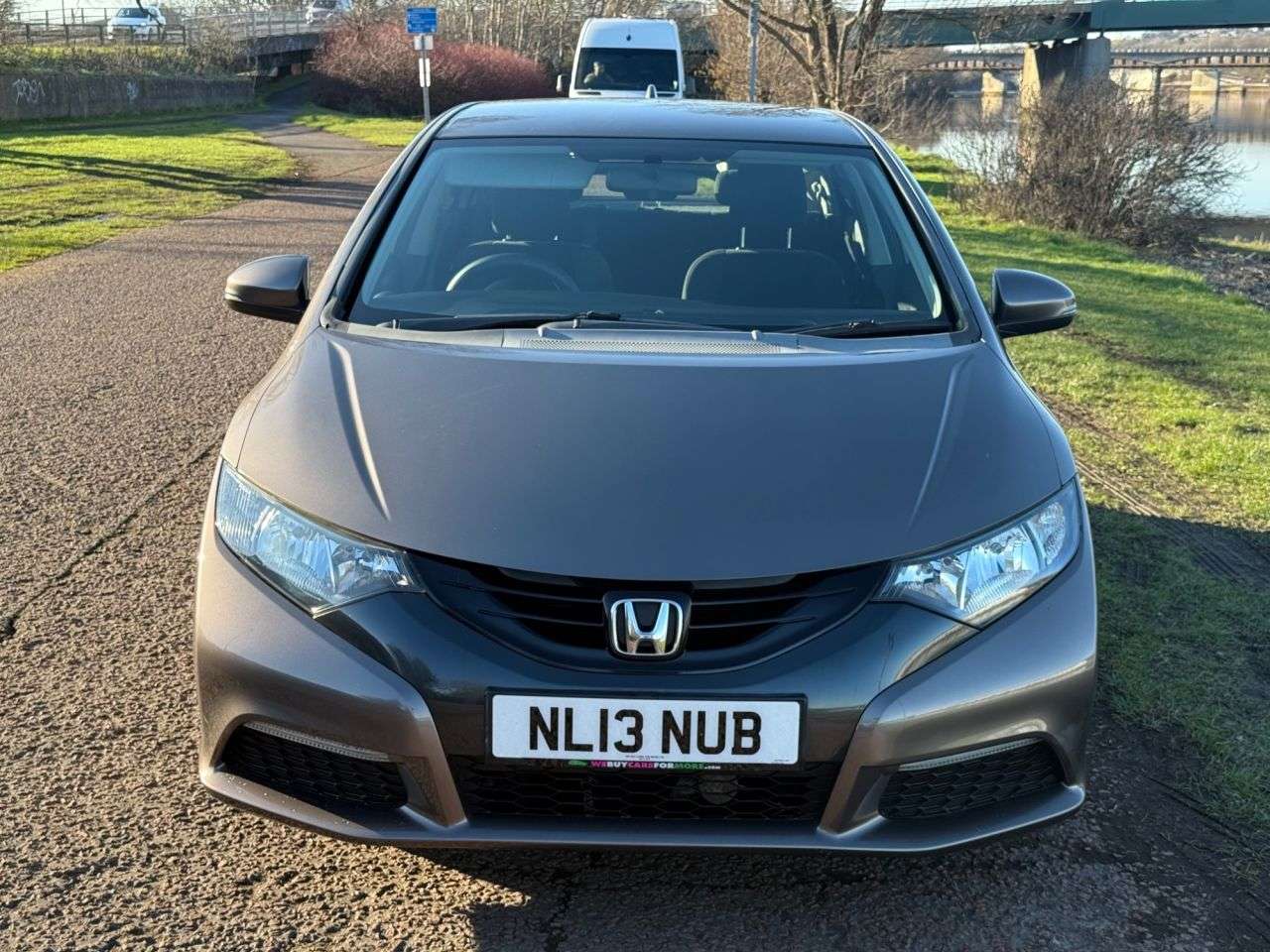 A 2013 HONDA CIVIC 1.4 i-VTEC SE Hatchback 5dr Petrol Manual Euro 5 (s/s) (100 ps) 16" ALLOY W A 2013 HONDA CIVIC 1.4 i-VTEC SE Hatchback 5dr Petrol Manual Euro 5 (s/s) (100 ps) 16" ALLOY W