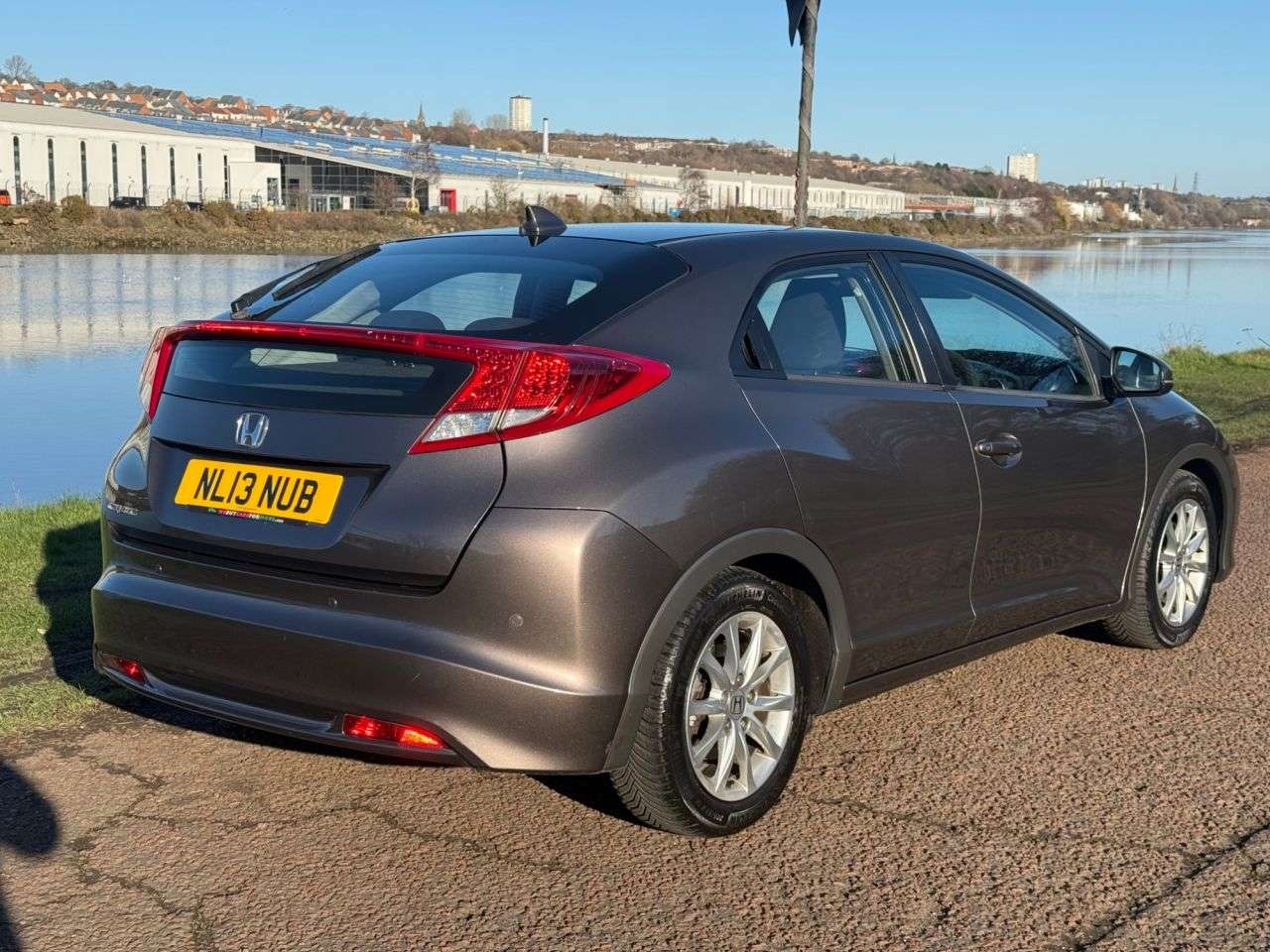 A 2013 HONDA CIVIC 1.4 i-VTEC SE Hatchback 5dr Petrol Manual Euro 5 (s/s) (100 ps) 16" ALLOY W A 2013 HONDA CIVIC 1.4 i-VTEC SE Hatchback 5dr Petrol Manual Euro 5 (s/s) (100 ps) 16" ALLOY W