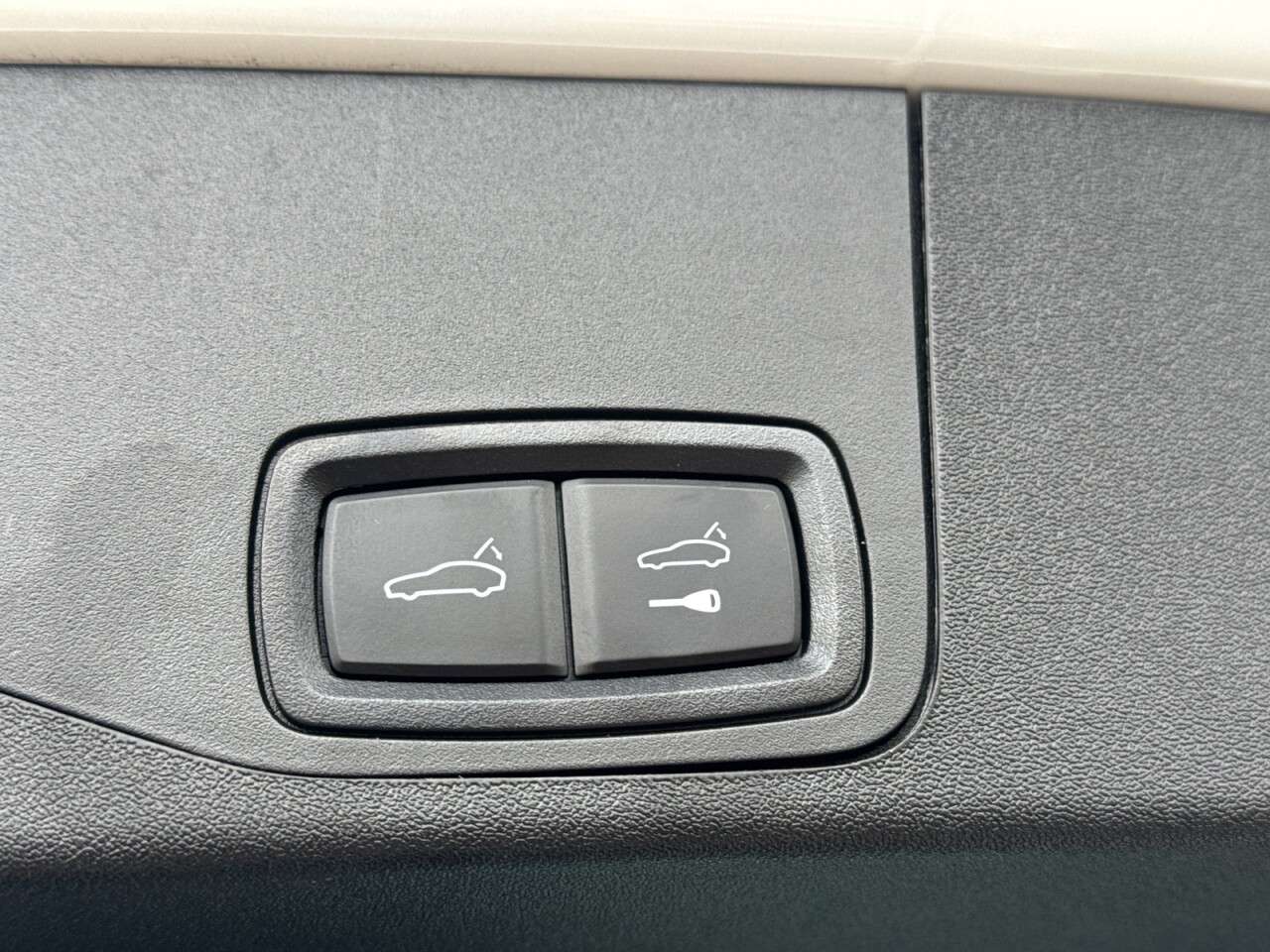 2023 PORSCHE TAYCAN 2023 PORSCHE TAYCAN