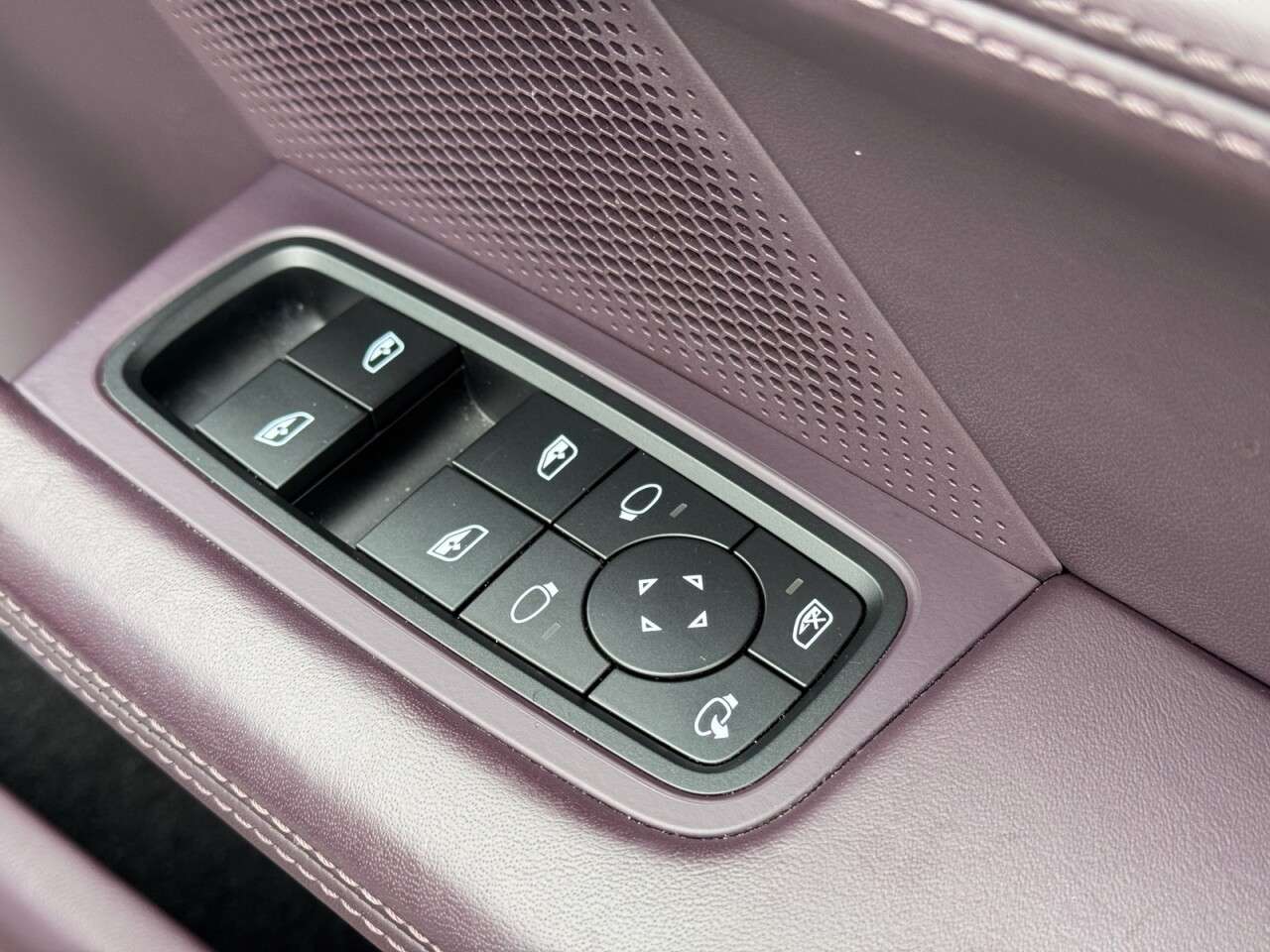 2023 PORSCHE TAYCAN 2023 PORSCHE TAYCAN