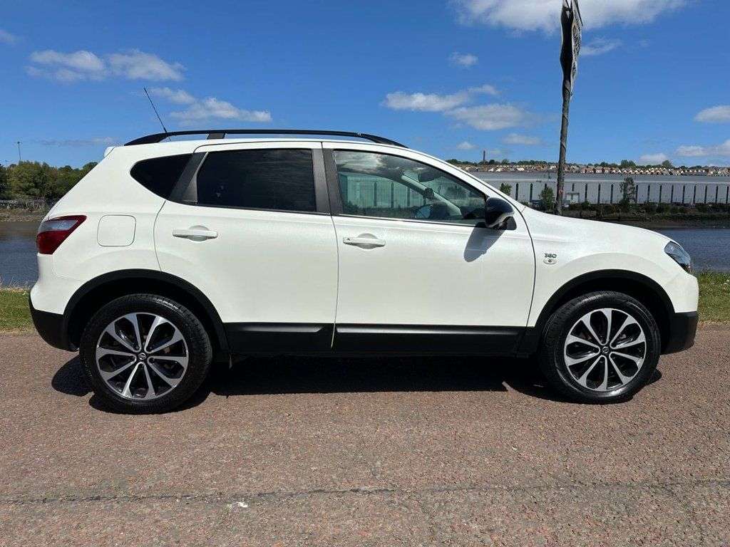 A 2013 NISSAN QASHQAI 1.5 dCi 360 SUV 5dr Diesel Manual 2WD Euro 5 (110 ps) **CRUISE CONTROL** A 2013 NISSAN QASHQAI 1.5 dCi 360 SUV 5dr Diesel Manual 2WD Euro 5 (110 ps) **CRUISE CONTROL**