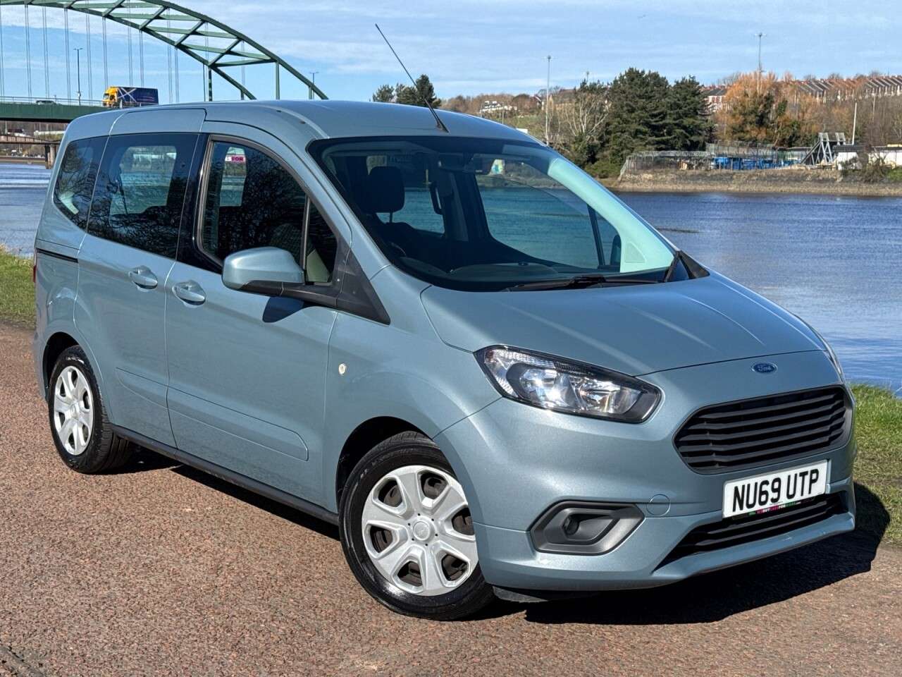 A 2019 FORD TOURNEO COURIER 1.0 EcoBoost Zetec MPV 5dr Petrol Manual Euro 6 (100 ps) **CRUISE CONTROL** A 2019 FORD TOURNEO COURIER 1.0 EcoBoost Zetec MPV 5dr Petrol Manual Euro 6 (100 ps) **CRUISE CONTROL**