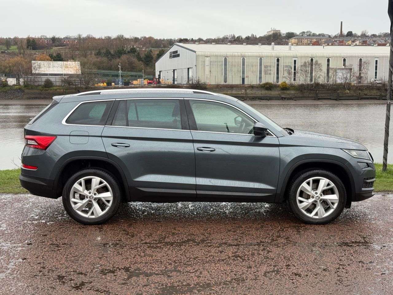 A 2019 SKODA KODIAQ 2.0 TDI Edition SUV 5dr Diesel DSG 4WD Euro 6 (s/s) (7 Seat) (190 ps) **FUL A 2019 SKODA KODIAQ 2.0 TDI Edition SUV 5dr Diesel DSG 4WD Euro 6 (s/s) (7 Seat) (190 ps) **FUL
