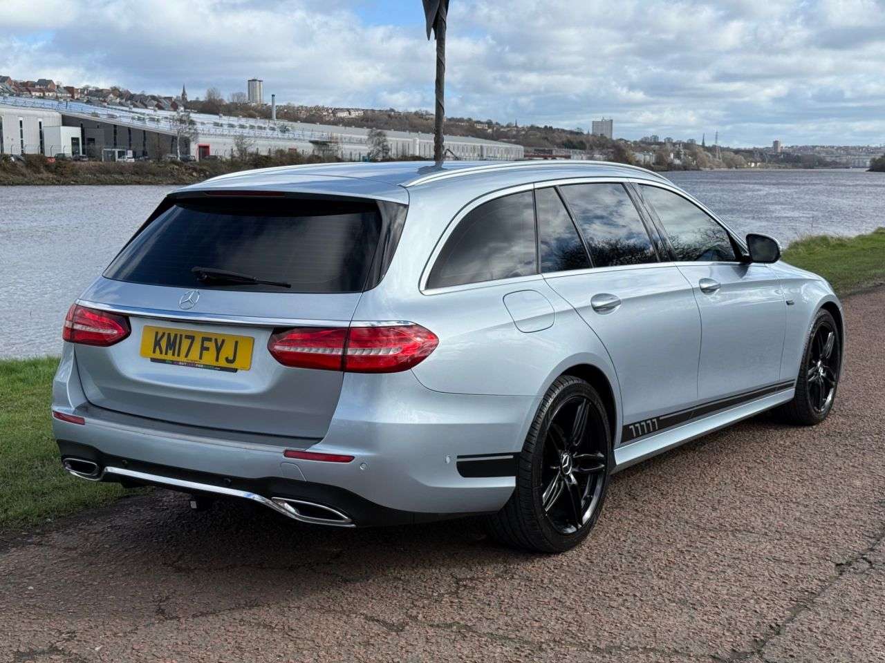 A 2017 MERCEDES-BENZ E-CLASS 2.0 E220d AMG Line Estate 5dr Diesel G-Tronic+ Euro 6 (s/s) (194 ps) **CRUI A 2017 MERCEDES-BENZ E-CLASS 2.0 E220d AMG Line Estate 5dr Diesel G-Tronic+ Euro 6 (s/s) (194 ps) **CRUI