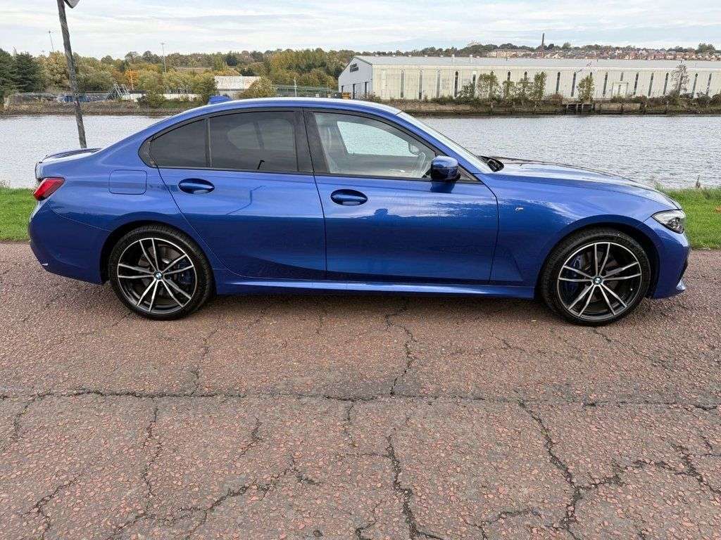 A 2021 BMW 3 SERIES 2.0 330e 12kWh M Sport Saloon 4dr Petrol Plug-in Hybrid Auto Euro 6 (s/s) ( A 2021 BMW 3 SERIES 2.0 330e 12kWh M Sport Saloon 4dr Petrol Plug-in Hybrid Auto Euro 6 (s/s) (