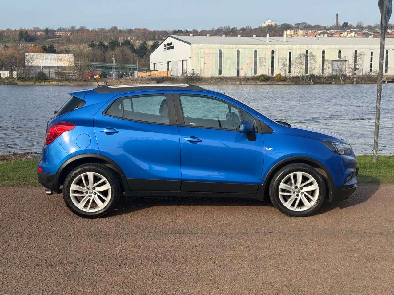 A 2018 VAUXHALL MOKKA X 1.4i Turbo ecoTEC Active SUV 5dr Petrol Manual Euro 6 (s/s) (140 ps) **REVE A 2018 VAUXHALL MOKKA X 1.4i Turbo ecoTEC Active SUV 5dr Petrol Manual Euro 6 (s/s) (140 ps) **REVE