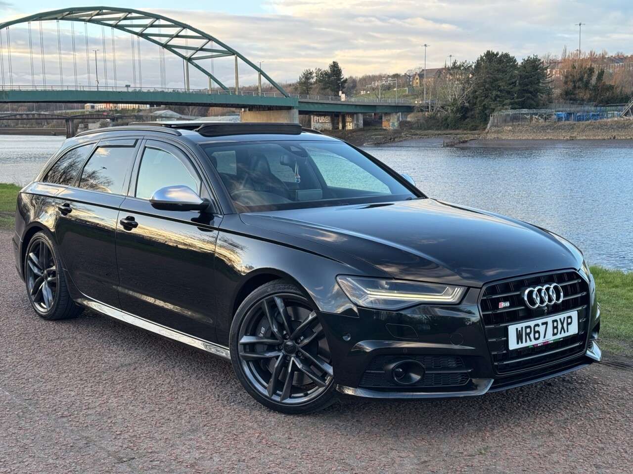 A 2017 AUDI S6 AVANT 4.0 TFSI V8 Black Edition Estate 5dr Petrol S Tronic quattro Euro 6 (s/s) ( A 2017 AUDI S6 AVANT 4.0 TFSI V8 Black Edition Estate 5dr Petrol S Tronic quattro Euro 6 (s/s) (