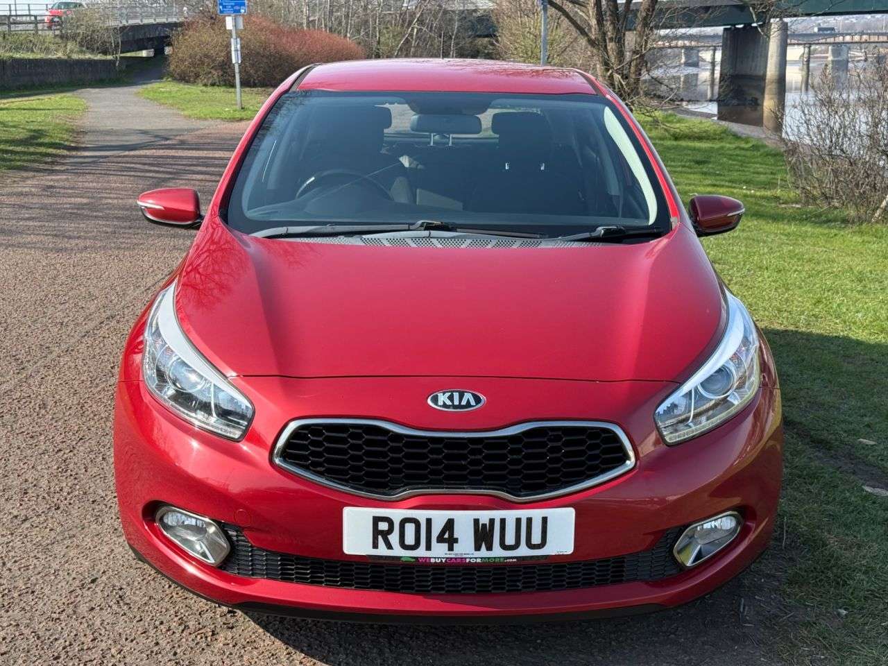 A 2014 KIA CEED 1.6 GDi EcoDynamics 2 Hatchback 5dr Petrol Manual Euro 5 (s/s) (133 bhp) ** A 2014 KIA CEED 1.6 GDi EcoDynamics 2 Hatchback 5dr Petrol Manual Euro 5 (s/s) (133 bhp) **