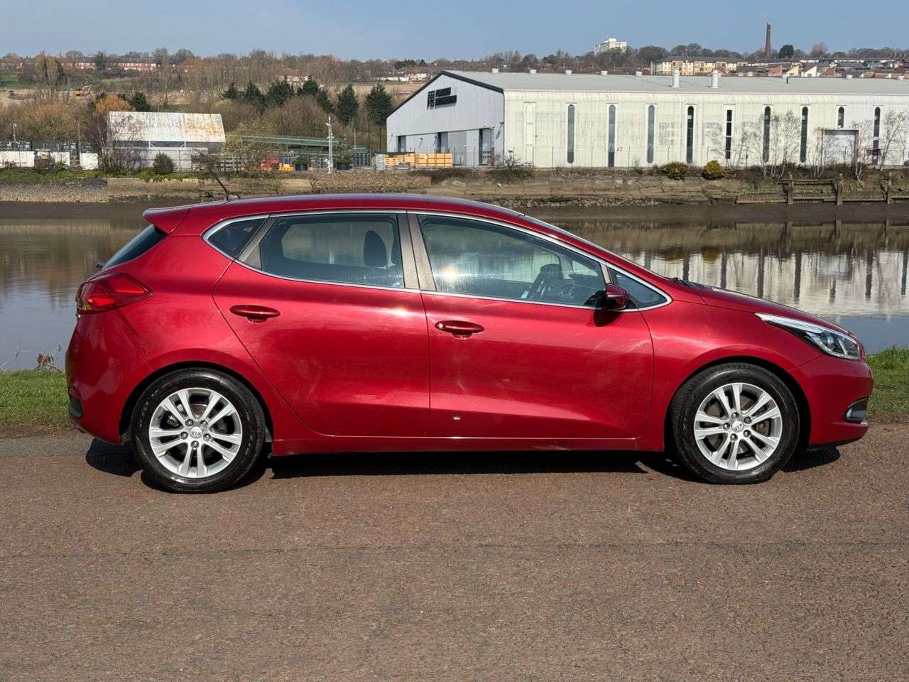 A 2014 KIA CEED 1.6 GDi EcoDynamics 2 Hatchback 5dr Petrol Manual Euro 5 (s/s) (133 bhp) ** A 2014 KIA CEED 1.6 GDi EcoDynamics 2 Hatchback 5dr Petrol Manual Euro 5 (s/s) (133 bhp) **