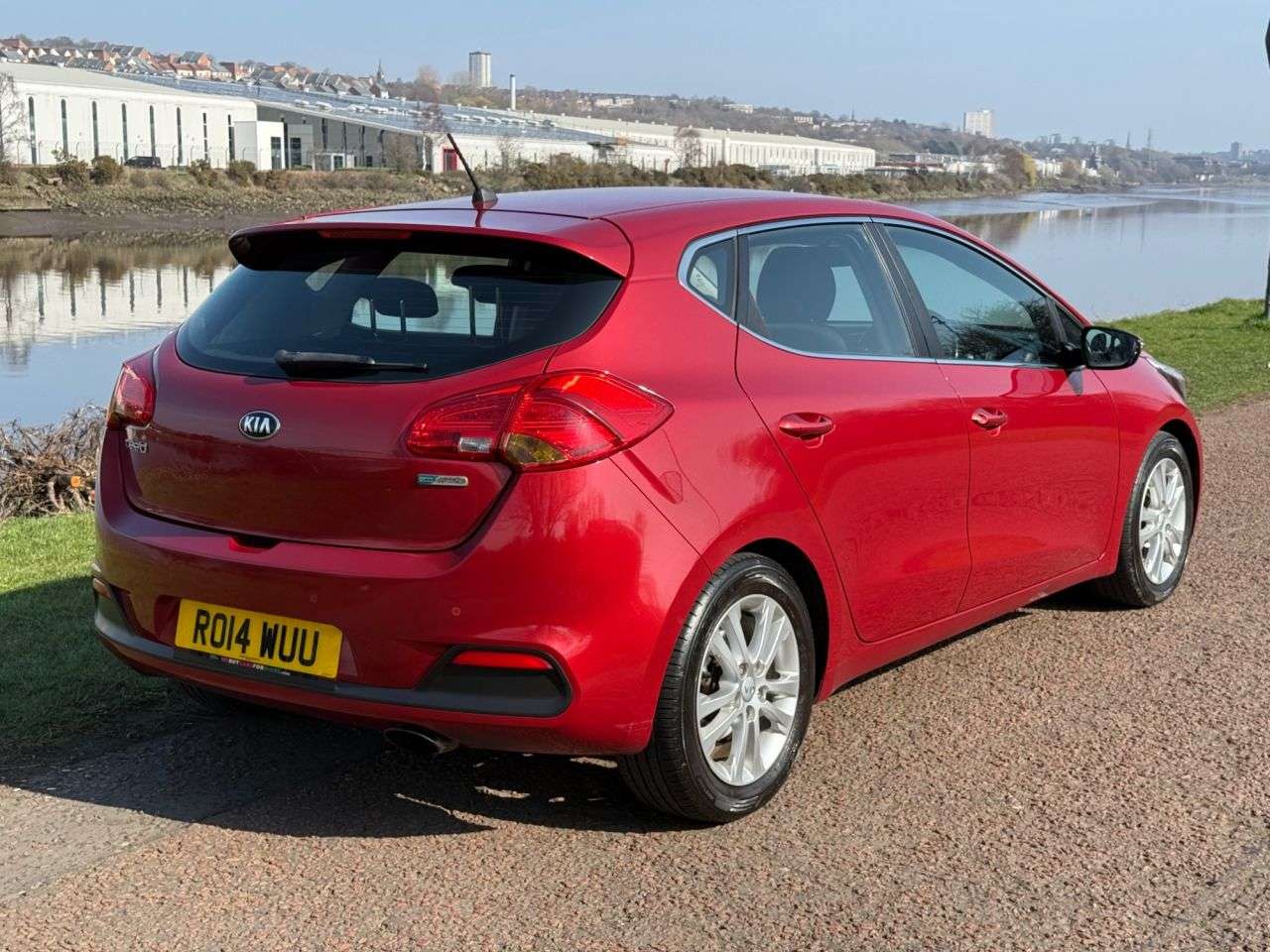 A 2014 KIA CEED 1.6 GDi EcoDynamics 2 Hatchback 5dr Petrol Manual Euro 5 (s/s) (133 bhp) ** A 2014 KIA CEED 1.6 GDi EcoDynamics 2 Hatchback 5dr Petrol Manual Euro 5 (s/s) (133 bhp) **
