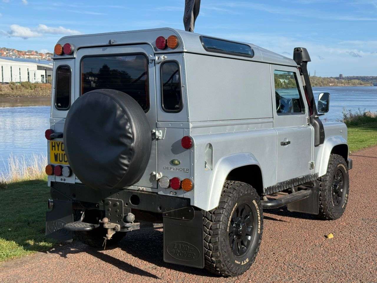 A 2008 LAND ROVER DEFENDER 2.4 TDCi County Hard Top SUV 3dr Diesel Manual 4WD SWB Euro 4 (122 bhp) *** A 2008 LAND ROVER DEFENDER 2.4 TDCi County Hard Top SUV 3dr Diesel Manual 4WD SWB Euro 4 (122 bhp) ***