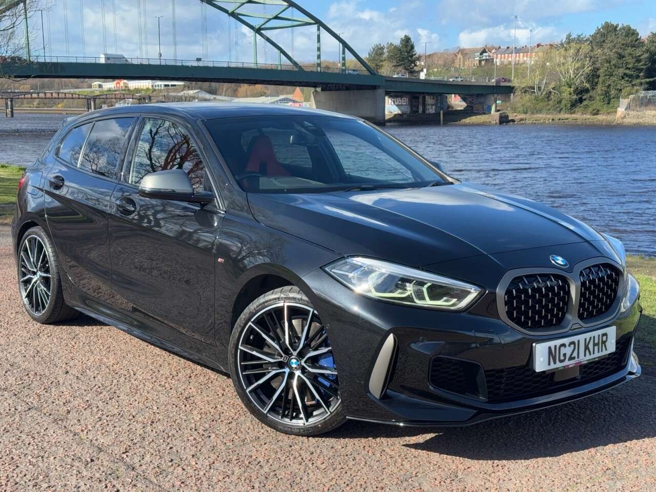 A 2021 BMW 1 SERIES 2.0 M135i Hatchback 5dr Petrol Auto xDrive Euro 6 (s/s) (306 ps) HEAD UP DI A 2021 BMW 1 SERIES 2.0 M135i Hatchback 5dr Petrol Auto xDrive Euro 6 (s/s) (306 ps) HEAD UP DI