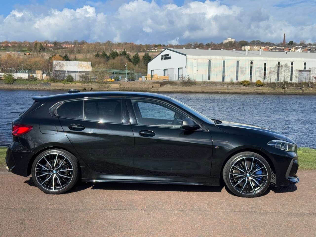 A 2021 BMW 1 SERIES 2.0 M135i Hatchback 5dr Petrol Auto xDrive Euro 6 (s/s) (306 ps) HEAD UP DI A 2021 BMW 1 SERIES 2.0 M135i Hatchback 5dr Petrol Auto xDrive Euro 6 (s/s) (306 ps) HEAD UP DI