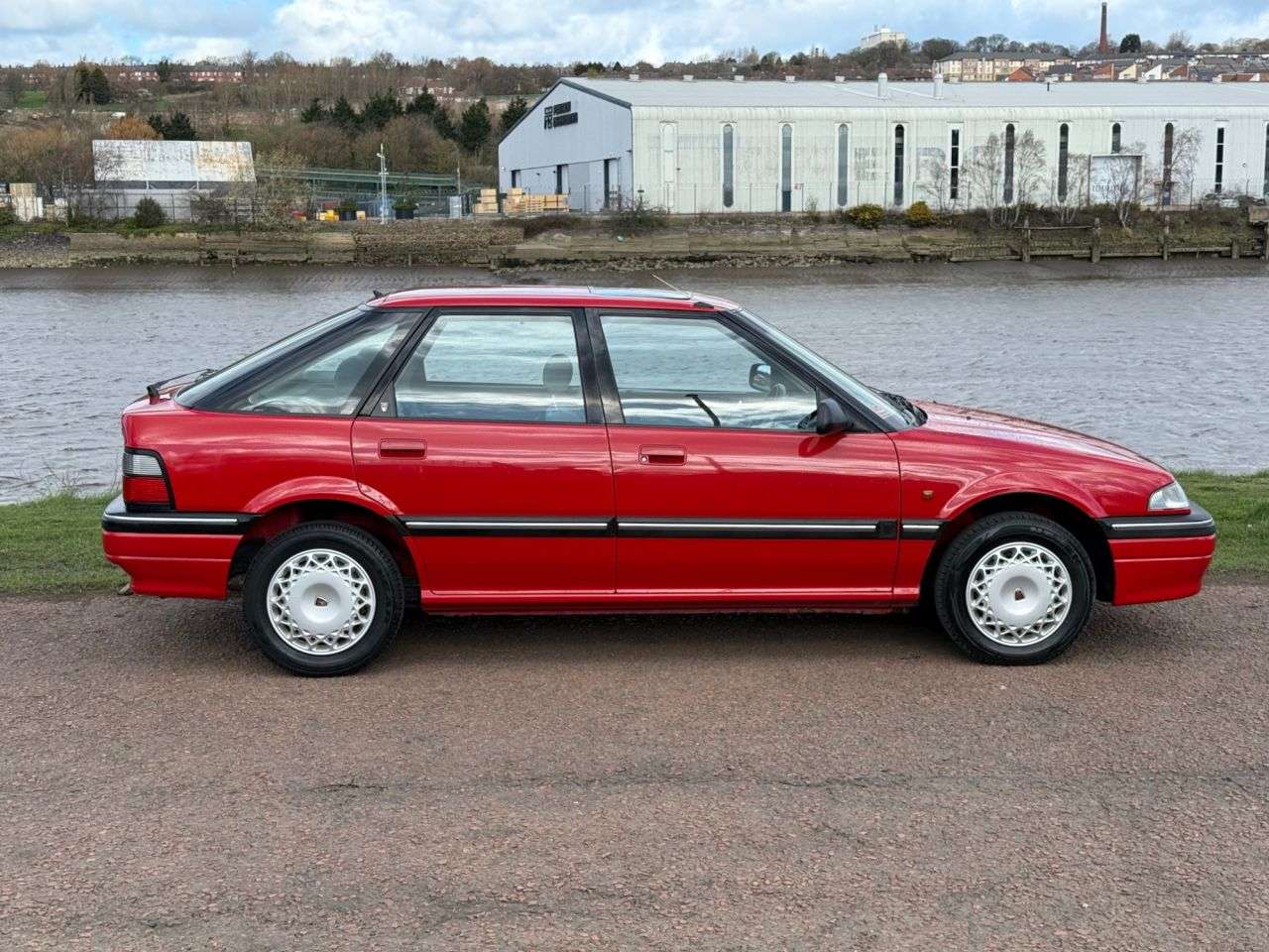 A 1995 ROVER 200 1.4L 5d 94 BHP ELECTRIC SUNROOF, ORIGINAL BOOKPACK A 1995 ROVER 200 1.4L 5d 94 BHP ELECTRIC SUNROOF, ORIGINAL BOOKPACK