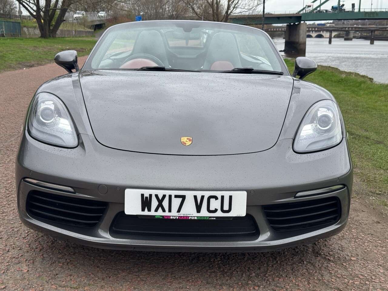 A 2017 PORSCHE 718 BOXSTER 2.0T Convertible 2dr Petrol PDK Euro 6 (s/s) (300 ps) **APPLE CARPLAY** A 2017 PORSCHE 718 BOXSTER 2.0T Convertible 2dr Petrol PDK Euro 6 (s/s) (300 ps) **APPLE CARPLAY**