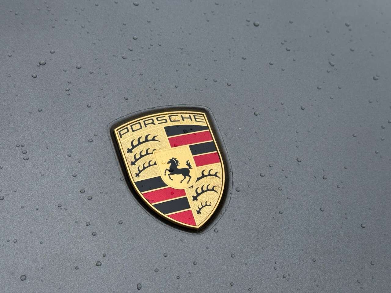 A 2017 PORSCHE 718 BOXSTER 2.0T Convertible 2dr Petrol PDK Euro 6 (s/s) (300 ps) **APPLE CARPLAY** A 2017 PORSCHE 718 BOXSTER 2.0T Convertible 2dr Petrol PDK Euro 6 (s/s) (300 ps) **APPLE CARPLAY**