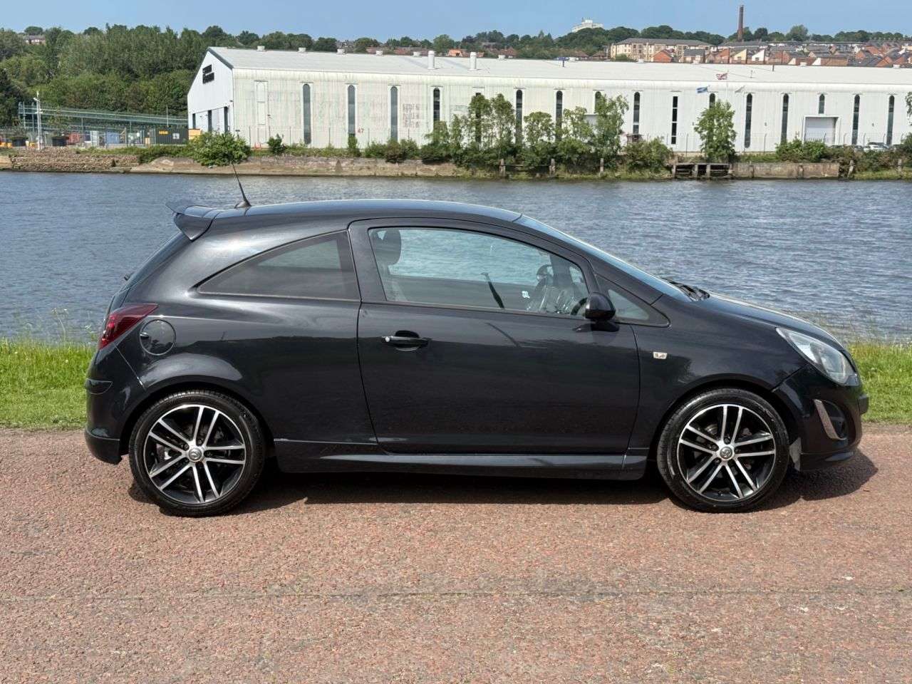 A 2015 VAUXHALL CORSA 1.4T 16V Black Edition Hatchback 3dr Petrol Manual Euro 5 (s/s) (120 ps) 17 A 2015 VAUXHALL CORSA 1.4T 16V Black Edition Hatchback 3dr Petrol Manual Euro 5 (s/s) (120 ps) 17