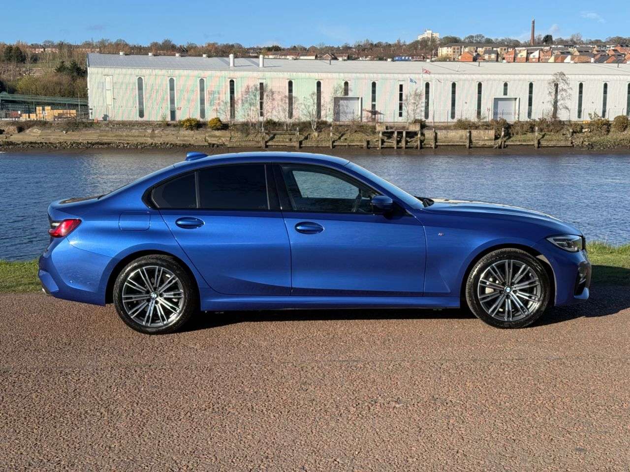 A 2019 BMW 3 SERIES 2.0 330e 12kWh M Sport Saloon 4dr Petrol Plug-in Hybrid Auto Euro 6 (s/s) ( A 2019 BMW 3 SERIES 2.0 330e 12kWh M Sport Saloon 4dr Petrol Plug-in Hybrid Auto Euro 6 (s/s) (