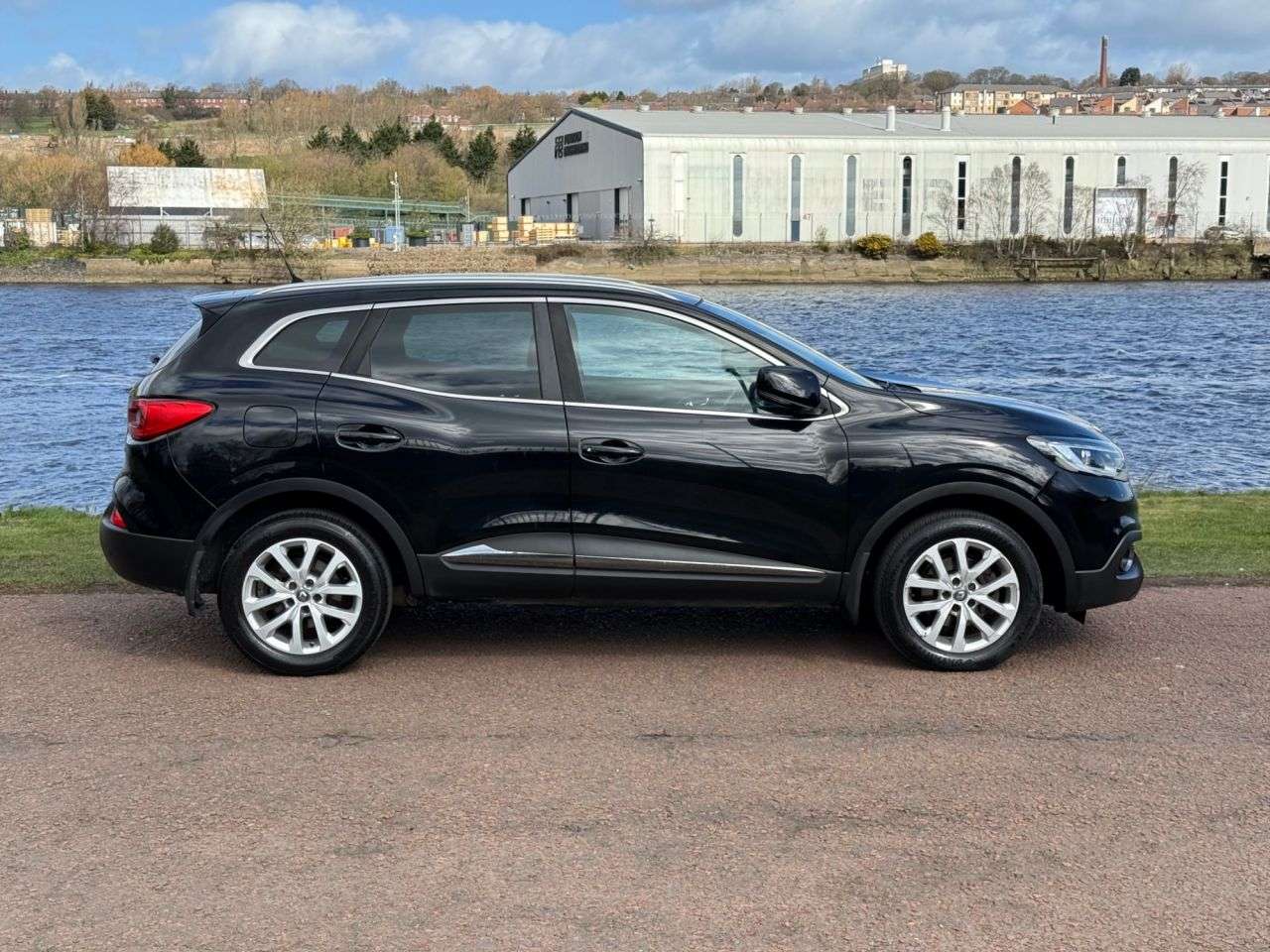 A 2017 RENAULT KADJAR 1.5 dCi Dynamique Nav SUV 5dr Diesel Manual Euro 6 (s/s) (110 ps) A 2017 RENAULT KADJAR 1.5 dCi Dynamique Nav SUV 5dr Diesel Manual Euro 6 (s/s) (110 ps)