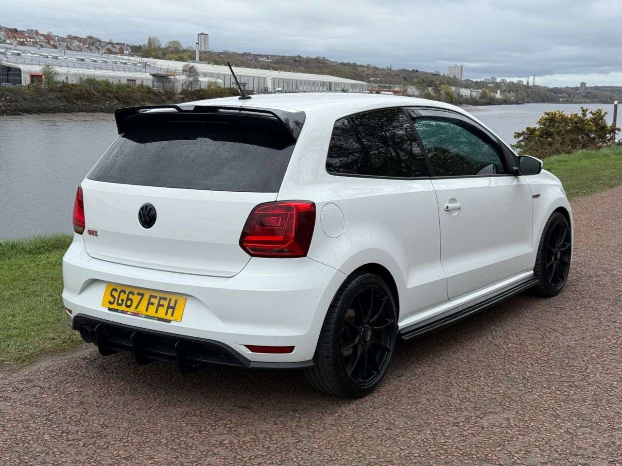 A 2017 VOLKSWAGEN POLO 1.8 TSI GTI Hatchback 3dr Petrol Manual Euro 6 (s/s) (192 ps) **BLUETOOTH A A 2017 VOLKSWAGEN POLO 1.8 TSI GTI Hatchback 3dr Petrol Manual Euro 6 (s/s) (192 ps) **BLUETOOTH A