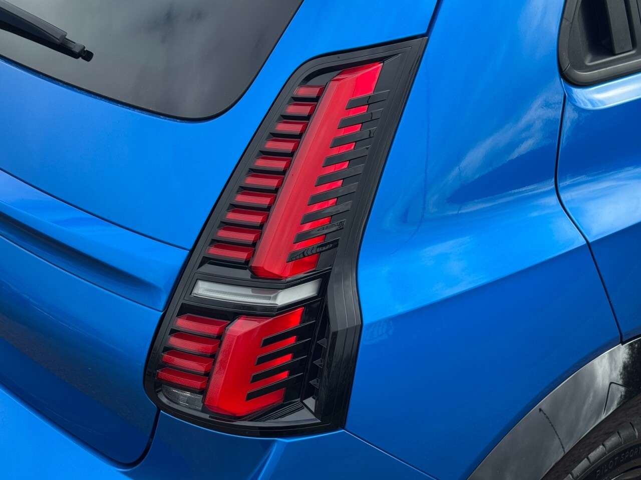 2025 ALPINE A290 2025 ALPINE A290