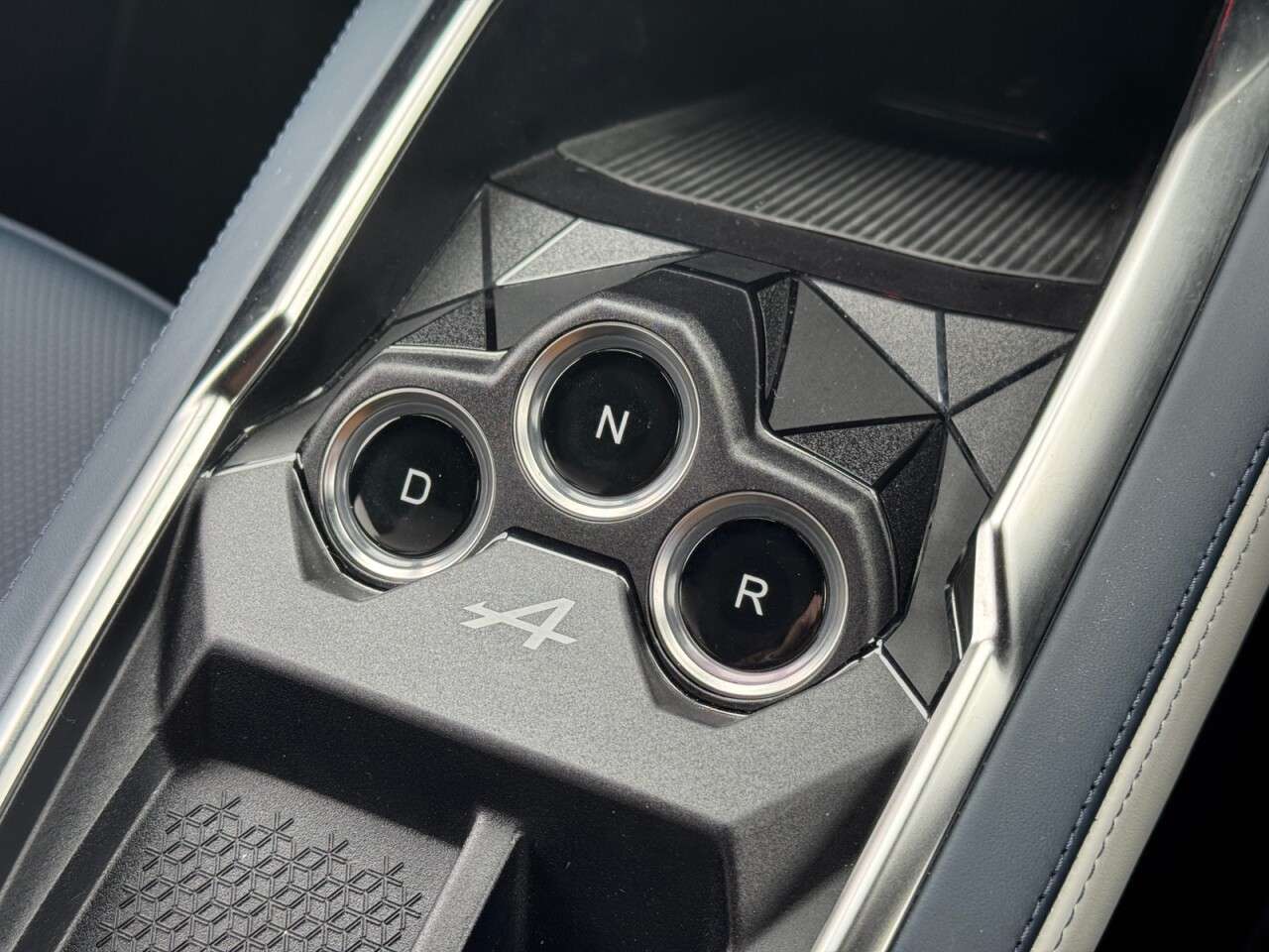 2025 ALPINE A290 2025 ALPINE A290