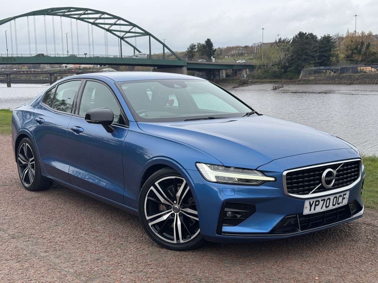 A 2020 VOLVO S60 2.0 T5 R-Design Plus Saloon 4dr Petrol Auto Euro 6 (s/s) (250 ps) HEATED SE A 2020 VOLVO S60 2.0 T5 R-Design Plus Saloon 4dr Petrol Auto Euro 6 (s/s) (250 ps) HEATED SE