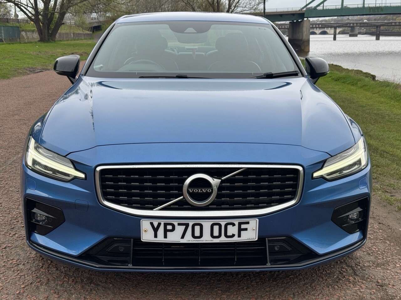 A 2020 VOLVO S60 2.0 T5 R-Design Plus Saloon 4dr Petrol Auto Euro 6 (s/s) (250 ps) HEATED SE A 2020 VOLVO S60 2.0 T5 R-Design Plus Saloon 4dr Petrol Auto Euro 6 (s/s) (250 ps) HEATED SE